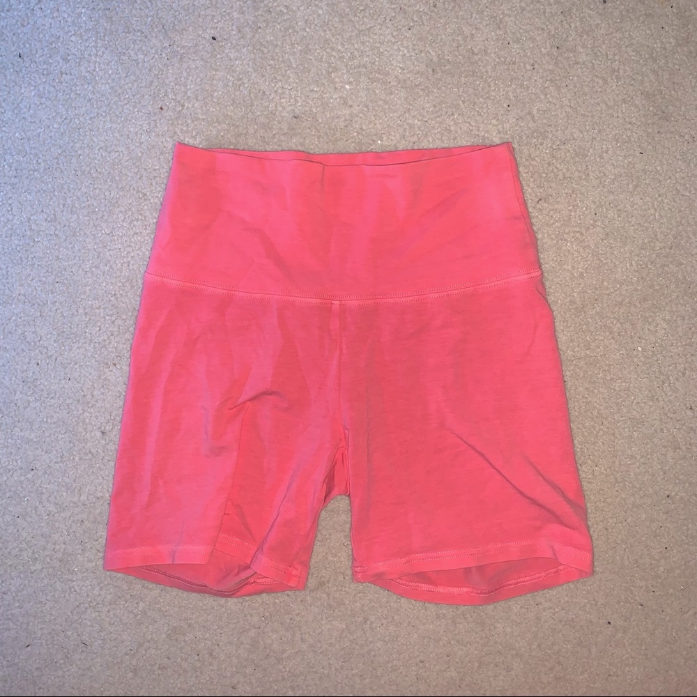 TnaCHILL Atmosphere Hi-rise 5” Short